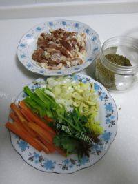 美味的孜然羊肉做法图解2)