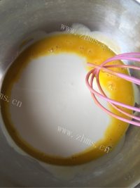 诱人的酸奶蛋糕做法图解2)
