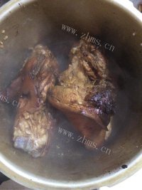 美味的红烧猪肘做法图解5)