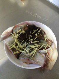 美美厨房之剁椒鱼头做法图解1)