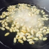 口感丰富的凉拌黄豆做法图解2)