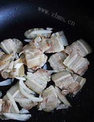 家常菜泡菜炒五花肉做法图解4)