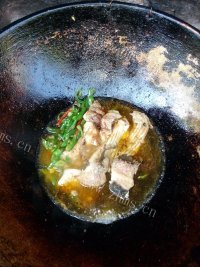 麻辣的辣椒煮蒸鱼做法图解6)