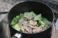 家常菜丝瓜炒肉片做法图解10)