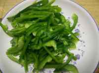 家常菜孜然炒肉做法图解5)