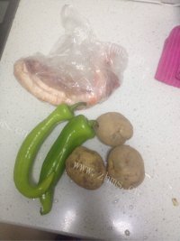家常菜尖椒土豆片做法图解1)