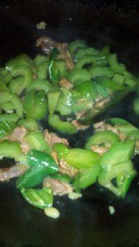 家常菜瘦肉炒苦瓜