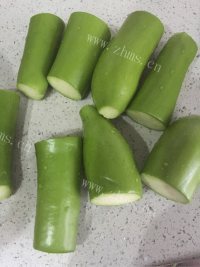 妈妈最爱的蒸茄子做法图解2)