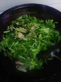 家常菜芹菜炒肉