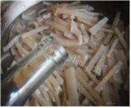 自制黄豆肉皮冻做法图解7)