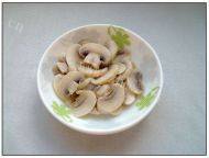 西兰花洋菇奶油浓汤做法图解3)