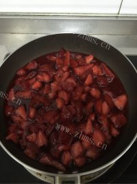 五味俱全的草莓果酱做法图解2)