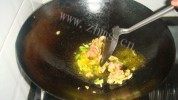 肉炒菜花做法图解4)
