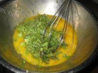 美味的香椿煎鸡蛋做法图解5)