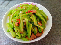 美味的苦瓜炒肉做法图解11)