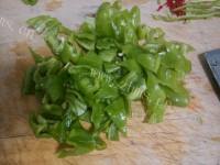 美味青椒鸡翅做法图解5)