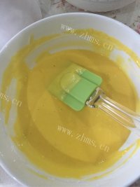 酸奶香蕉蛋糕做法图解4)