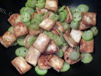 家常菜丝瓜炒豆腐