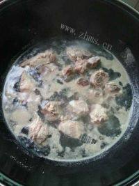 家常菜番茄烧排骨做法图解2)