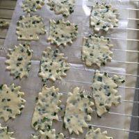 自制香葱苏打饼干做法图解8)