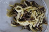 开胃蒜酱拌茄子做法图解6)