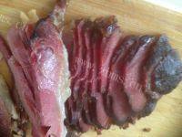 家常菜洋葱炒腊肉做法图解3)