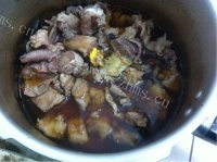 美味的红烧牛筋做法图解1)