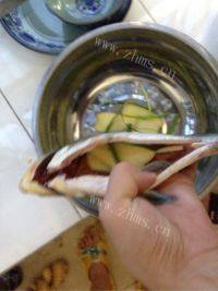 美味的清蒸鲫鱼做法图解3)