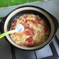 色香味浓的番茄蛋花汤做法图解8)