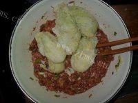易做的猪肉白菜水饺做法图解6)