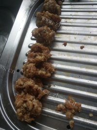 喷香的榨菜鲜肉月饼做法图解3)
