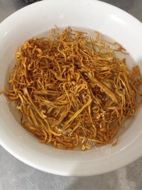滋补的虫草花蒸鸡做法图解3)