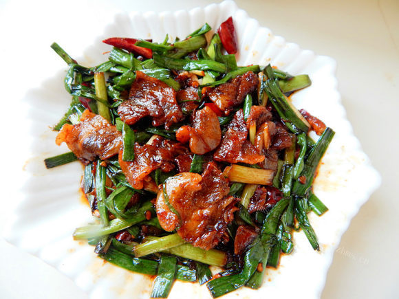 色味俱佳的蒜苗炒五花肉