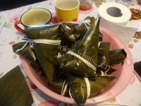 美味的绿西米蜜枣粽做法图解12)