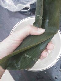 美味的蜜枣粽子做法图解5)