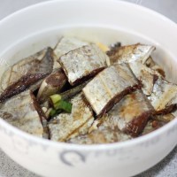 美味的泡汁带鱼做法图解7)