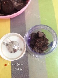 香气浓郁的双色慕斯流心蛋糕做法图解4)