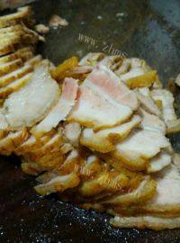 家常菜酸菜扣肉做法图解2)