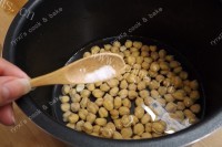 新鲜的地中海鹰嘴豆泥做法图解3)