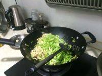 家常菜芹菜炒豆皮做法图解5)