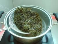 美味的柠香粉丝羊栖菜做法图解3)