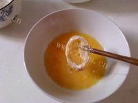 美味的炸鱿鱼圈做法图解3)