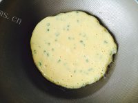 自制香葱鸡蛋饼做法图解6)