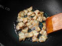 家常菜五花肉炒四季豆做法图解5)