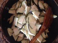 家常菜茄子炒肉片做法图解5)