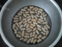 下酒菜盐水煮花生做法图解1)