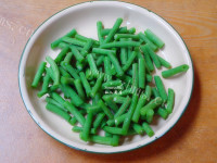 色香味俱全的豆角炒肉片做法图解4)