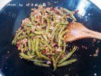 喷香的干煸豆角做法图解9)