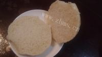 美味黑椒鸡腿汉堡做法图解8)