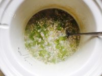 美味的青豆瘦肉小米粥 做法图解9)